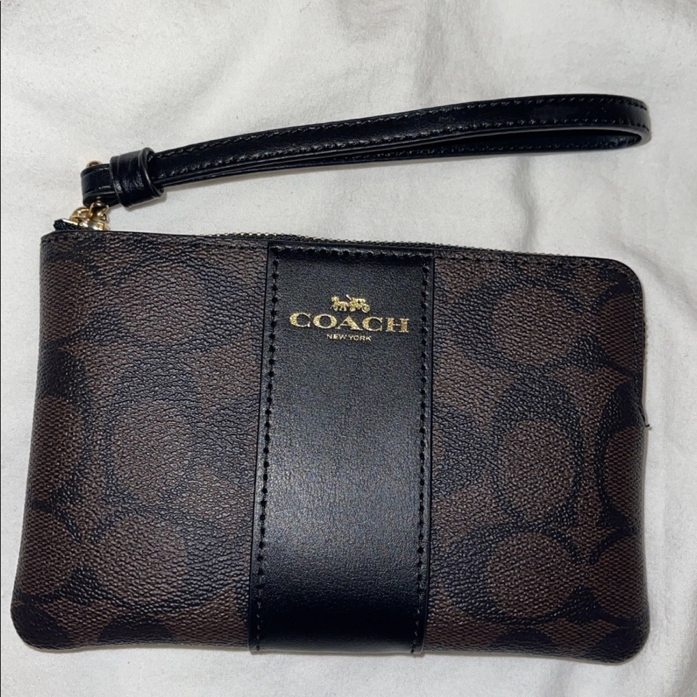 Coach - Picture 4 of 4